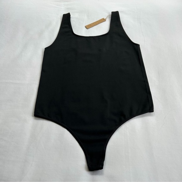 NWT SKIMS Soft Smoothing Thong Bodysuit in Eclipse - Picture 3 of 4